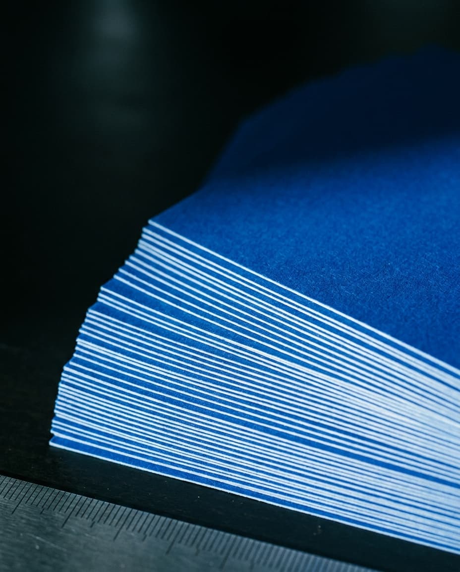 HKM — kobaltblaues Brand-System